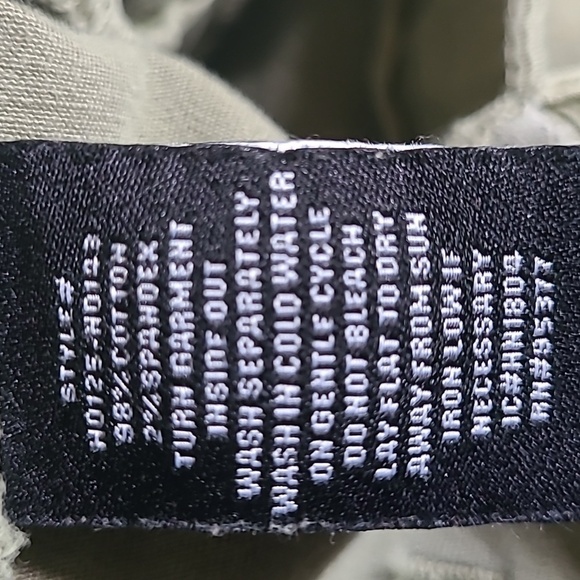 Sanctuary Army Green Paint splatter shorts. Size 31 - Picture 7 of 7